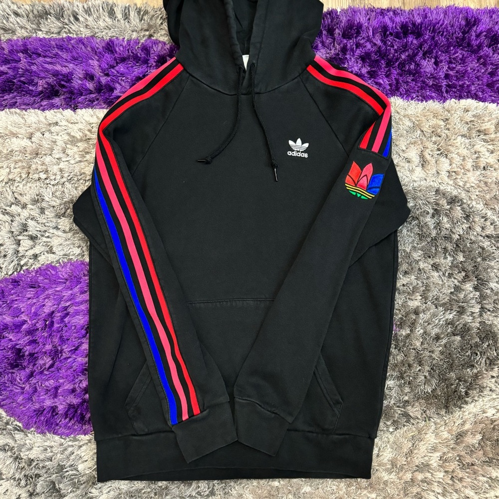 Adidas hoodie! ❤️🩷💙